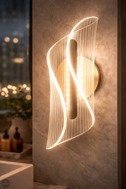 Twist Curve Wall Light
