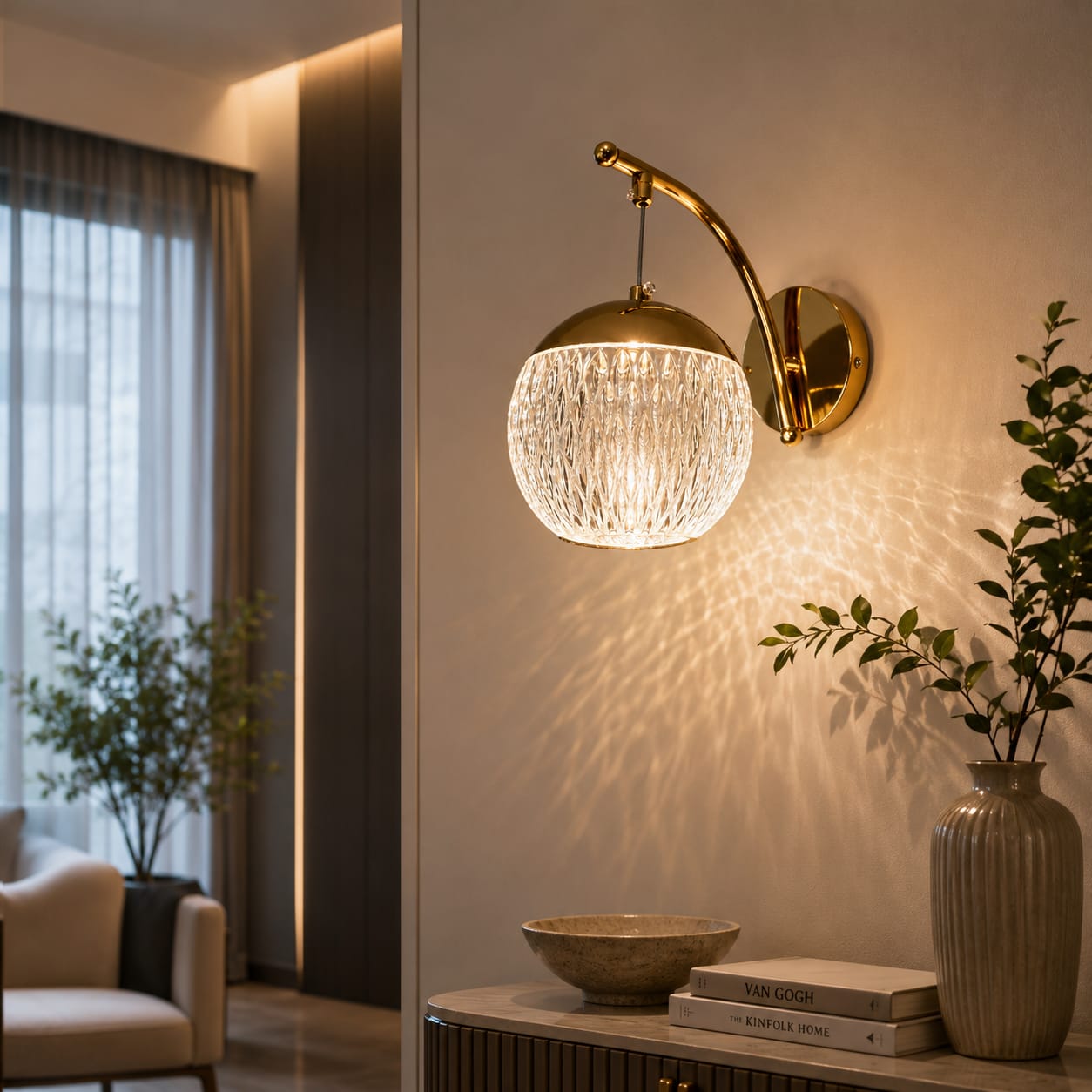 Monarch Wall Light